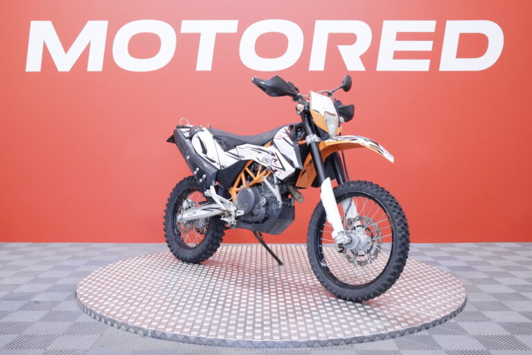 KTM - 690 - Enduro // Suomi-pyörä / Evo kit / Akrapovic / LED-Valot / Lisätankki // - Moottoripyörä