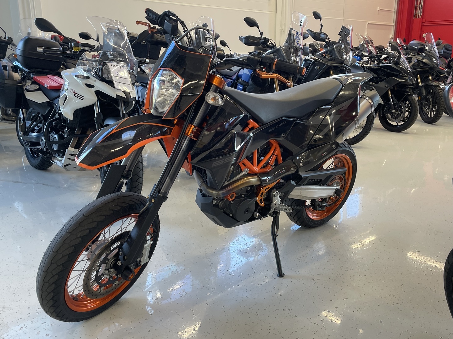 KTM - 690 - SMC-R // Juuri saapunut / Leovince / Powerparts // - Moottoripyörä