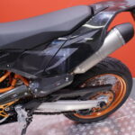 KTM - 690 - SMC-R // Huoltokirja / Leovince / Powerparts / Säädettävät kahvat // - Moottoripyörä