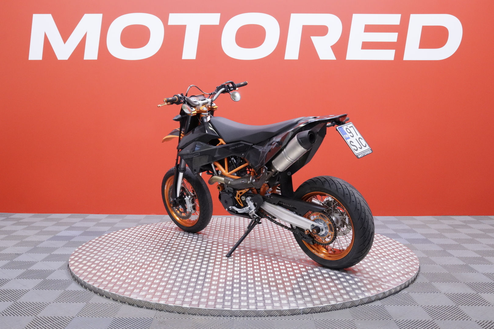 KTM - 690 - SMC-R // Huoltokirja / Leovince / Powerparts / Säädettävät kahvat // - Moottoripyörä