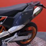 KTM - 690 - SMC-R // Huoltokirja / Akrapovic // - Moottoripyörä