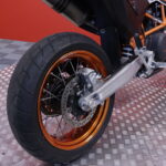 KTM - 690 - SMC-R // Huoltokirja / Akrapovic // - Moottoripyörä