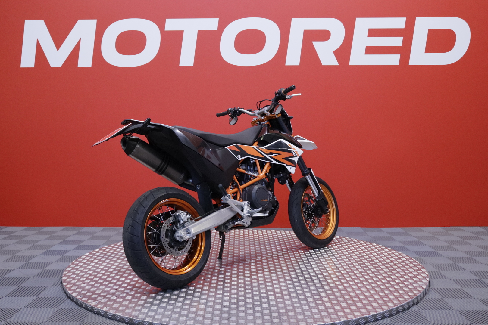 KTM - 690 - SMC-R // Huoltokirja / Akrapovic // - Moottoripyörä