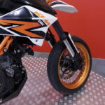 KTM - 690 - SMC-R // Huoltokirja / Akrapovic // - Moottoripyörä
