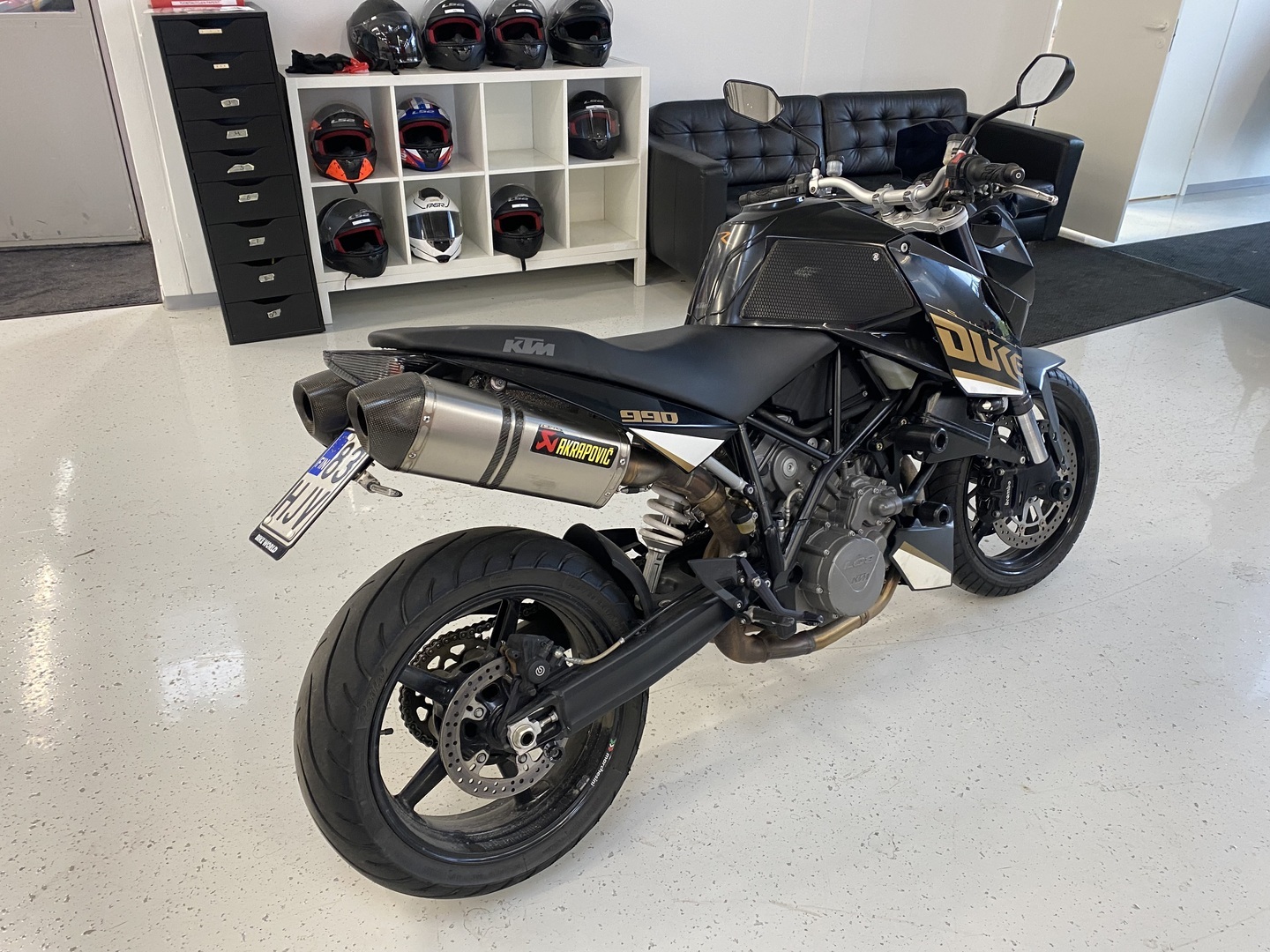 KTM - 990 - Super Duke // Juuri saapunut! / Huoltokirja / Akrapovic / Kaatumatapit // - Moottoripyörä