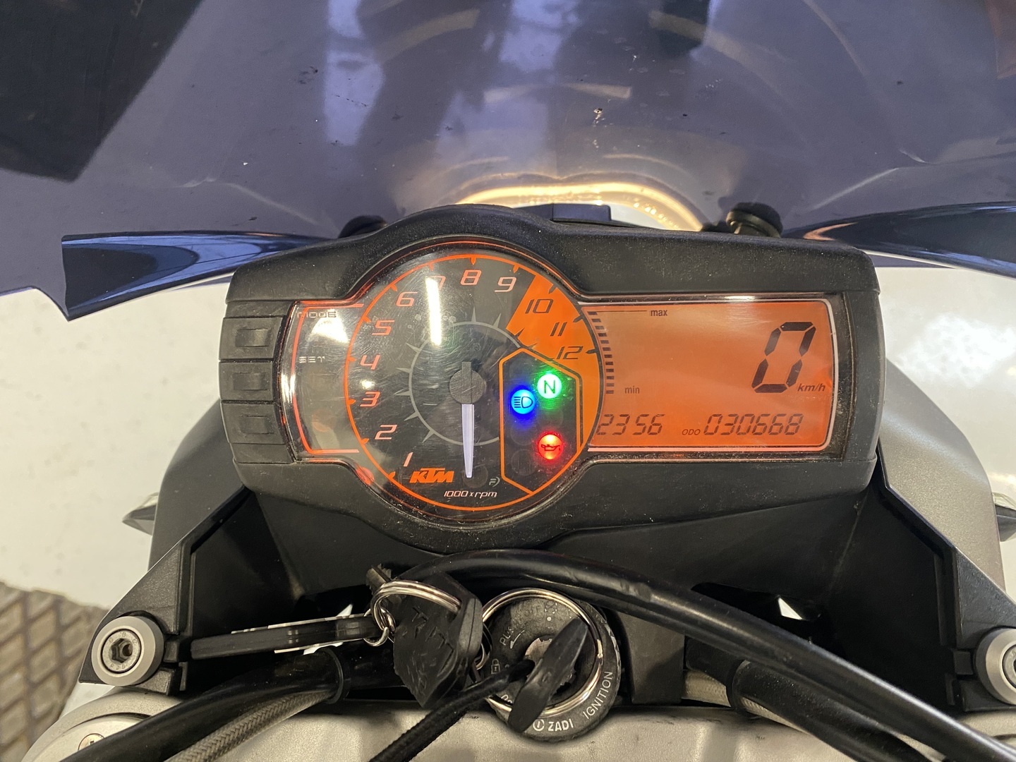KTM - 990 - Super Duke // Juuri saapunut! / Huoltokirja / Akrapovic / Kaatumatapit // - Moottoripyörä