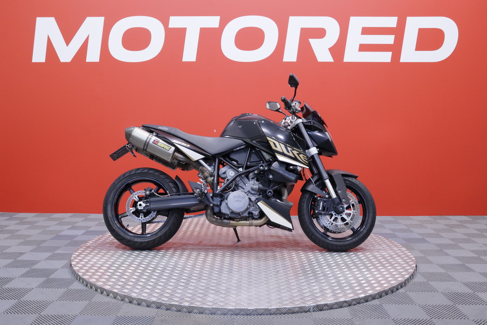 KTM - 990 - Super Duke // Huoltokirja / Akrapovic / Kaatumatapit // - Moottoripyörä