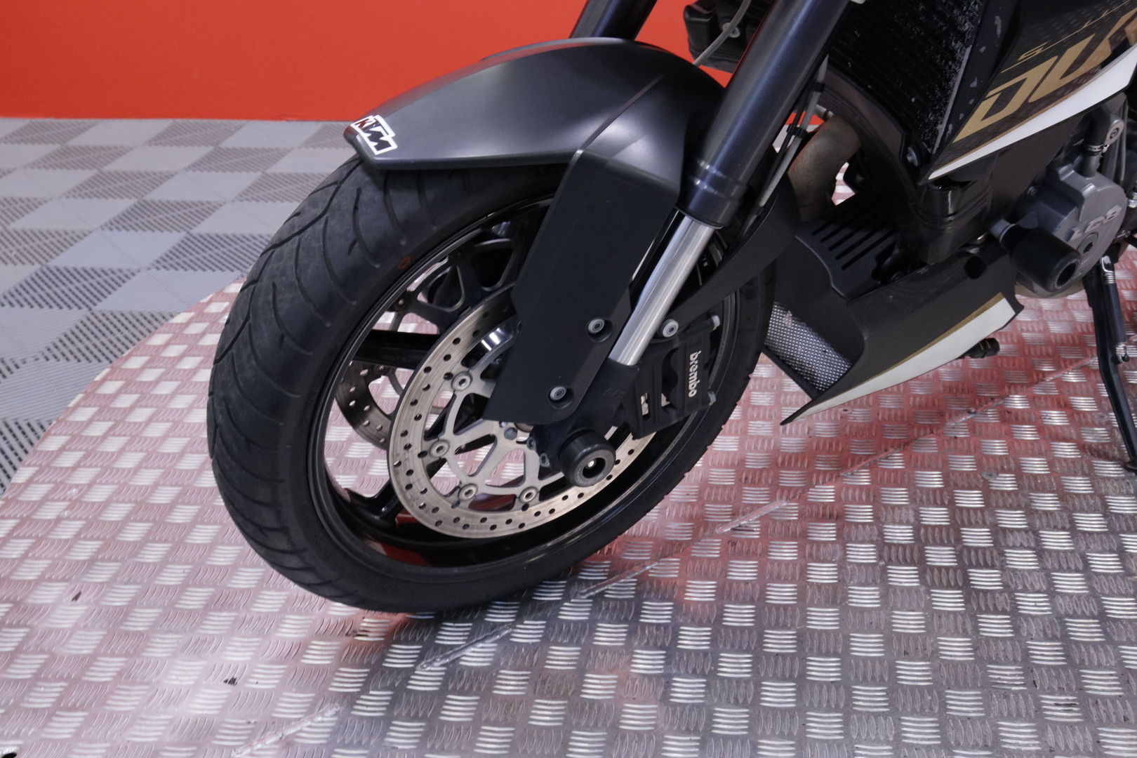 KTM - 990 - Super Duke // Huoltokirja / Akrapovic / Kaatumatapit // - Moottoripyörä
