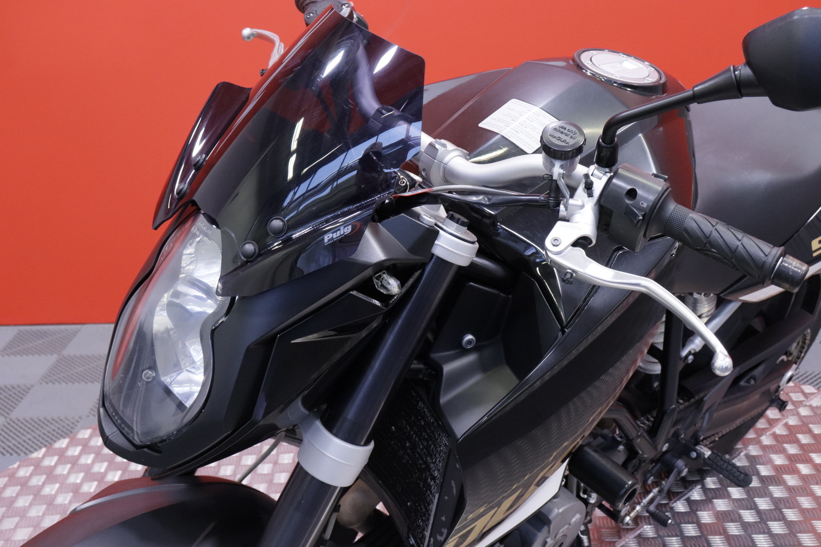 KTM - 990 - Super Duke // Huoltokirja / Akrapovic / Kaatumatapit // - Moottoripyörä
