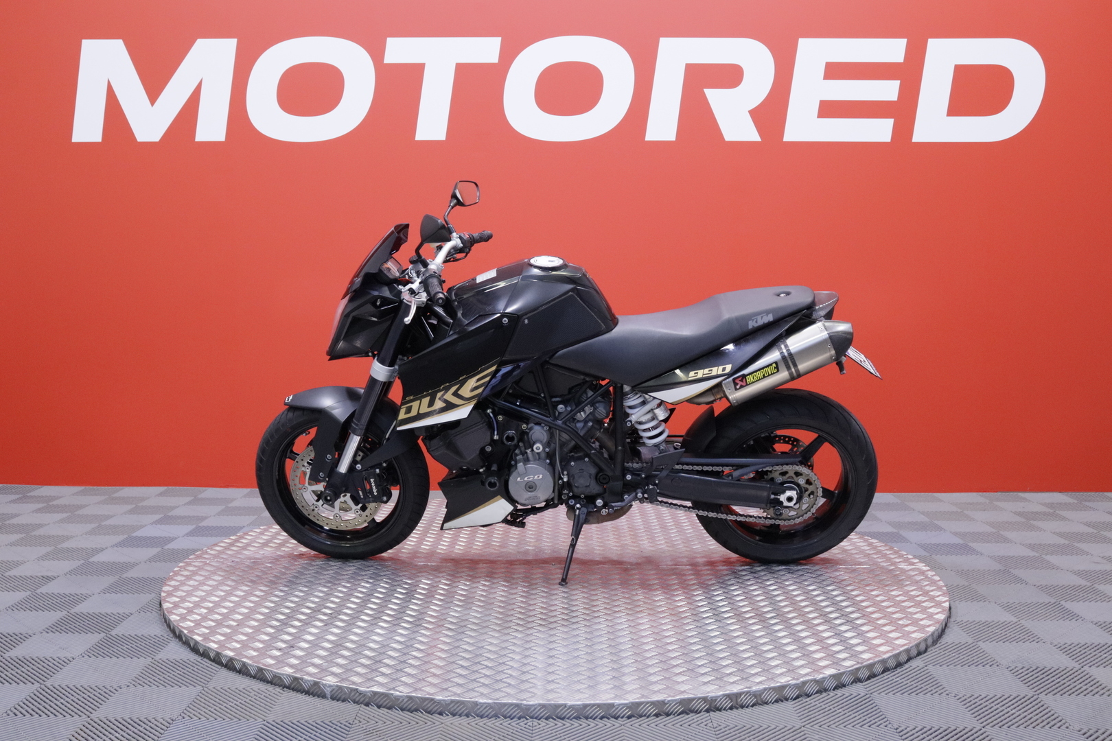 KTM - 990 - Super Duke // Huoltokirja / Akrapovic / Kaatumatapit // - Moottoripyörä
