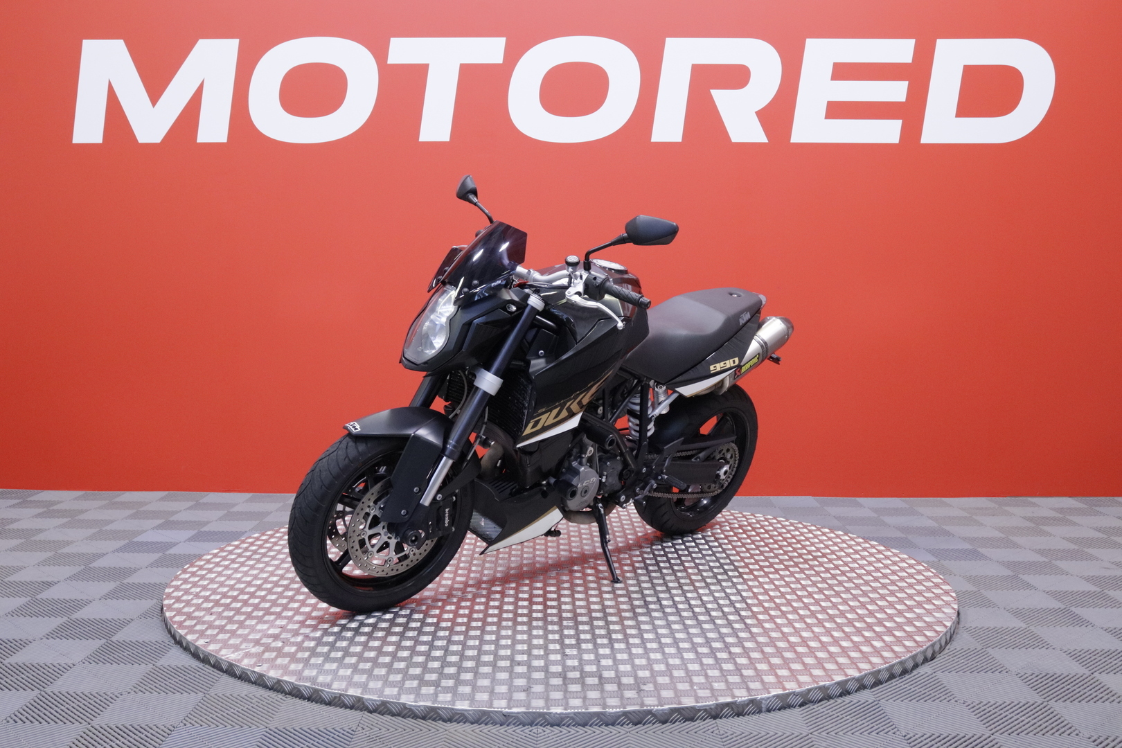 KTM - 990 - Super Duke // Huoltokirja / Akrapovic / Kaatumatapit // - Moottoripyörä