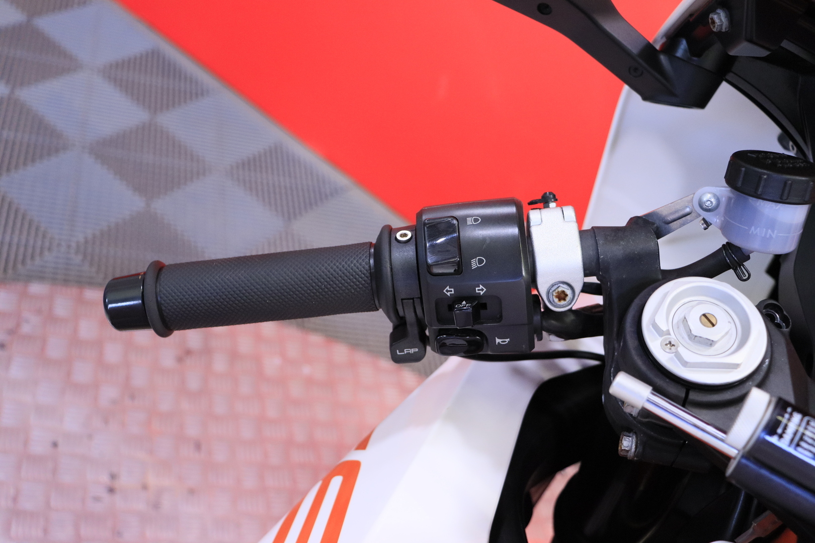 KTM - RC - 8R // Timantti / Uudet renkaat / Brembo / Powerparts / Huoltokirja // - Moottoripyörä