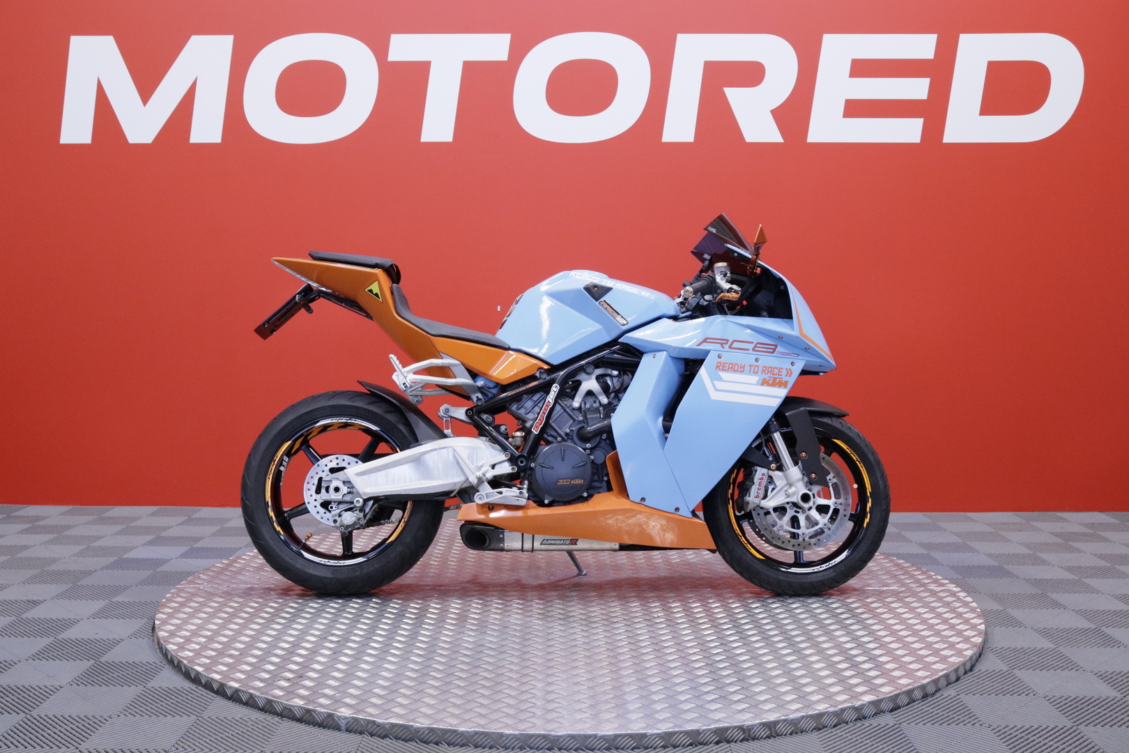 KTM - RC - 8 // Dominator Putkisto / Huoltokirja / Suomi-Pyörä / Säädettävät Kahvat / Ohjausiskari // - Moottoripyörä