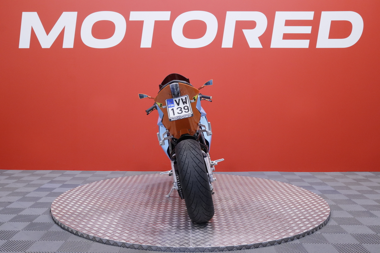 KTM - RC - 8 // Dominator Putkisto / Huoltokirja / Suomi-Pyörä / Säädettävät Kahvat / Ohjausiskari // - Moottoripyörä