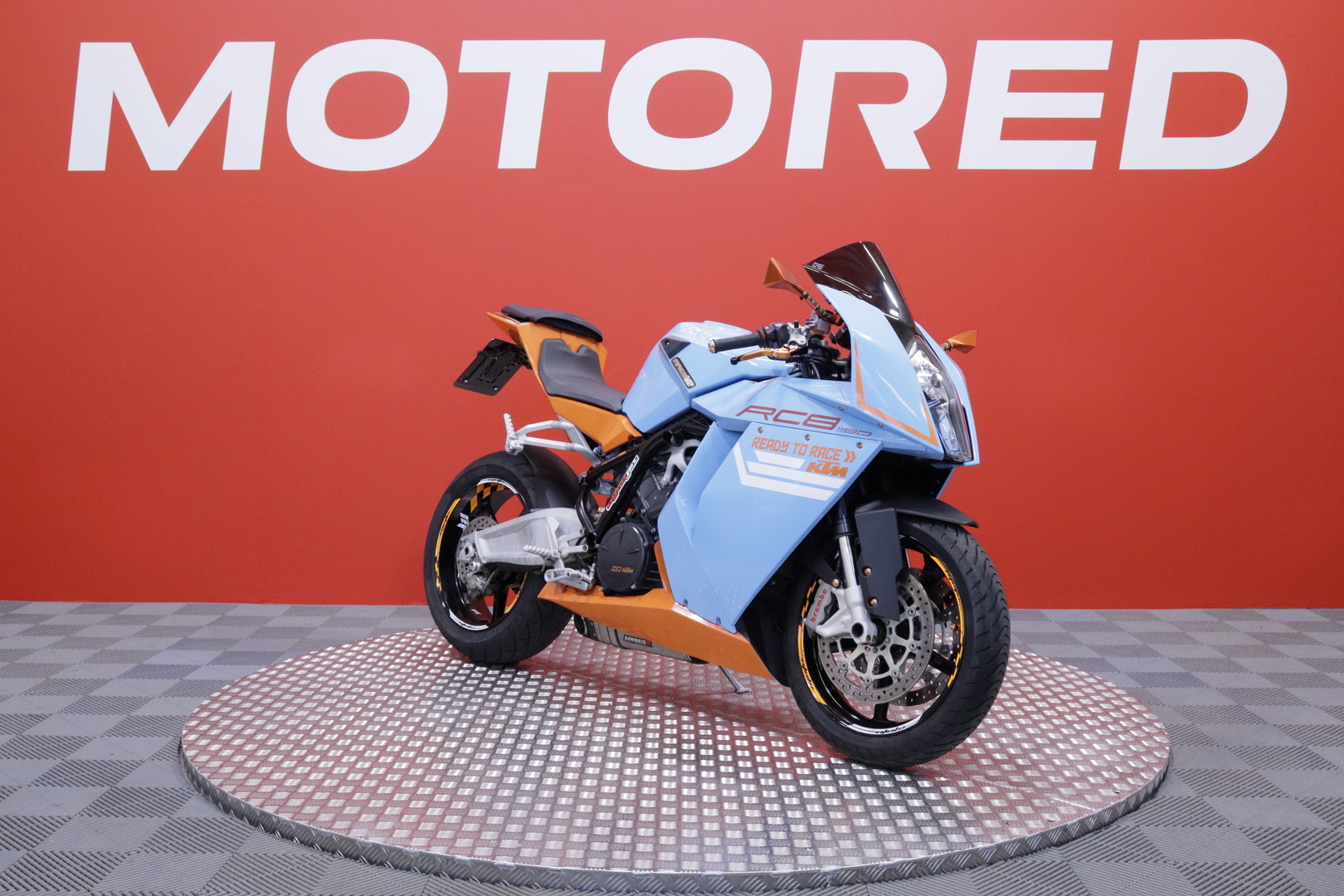KTM - RC - 8 // Dominator Putkisto / Huoltokirja / Suomi-Pyörä / Säädettävät Kahvat / Ohjausiskari // - Moottoripyörä
