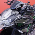 Kawasaki - Z - H2 // Huoltokirja / Shifter / Vakkari / Ajomodet / Tangonpääpeilit // - Moottoripyörä