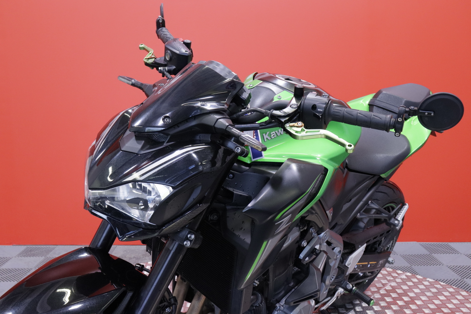 Kawasaki - Z - 900 // Akrapovic putkisto / ABS / Säädettävätkahvat // - Moottoripyörä