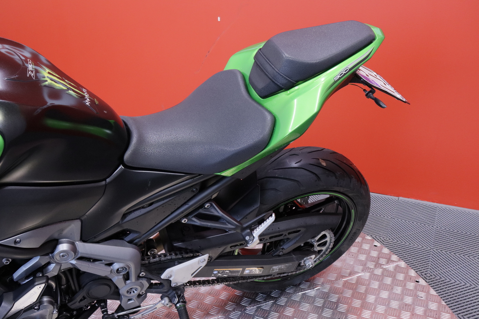 Kawasaki - Z - 900 // Akrapovic putkisto / ABS / Säädettävätkahvat // - Moottoripyörä