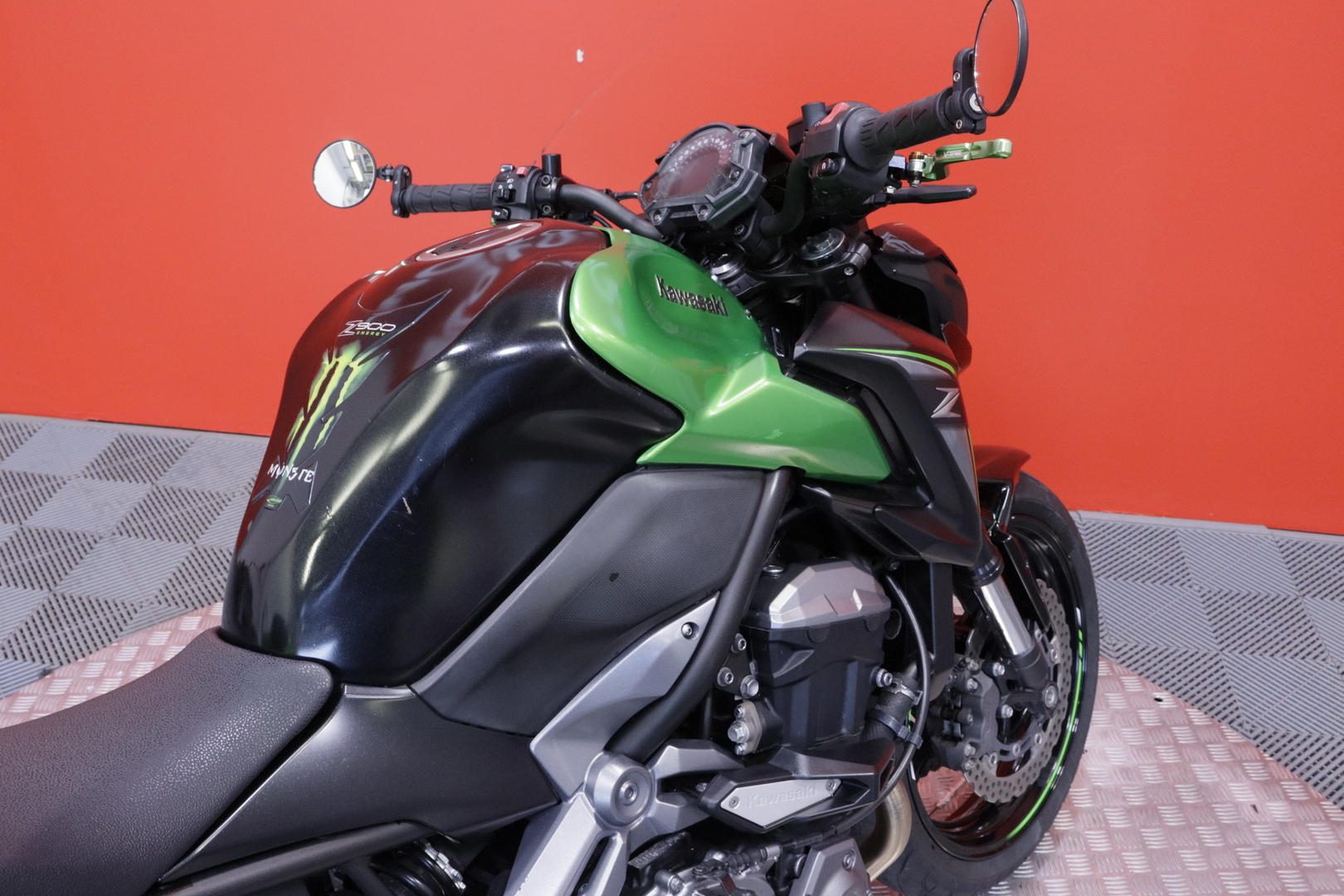 Kawasaki - Z - 900 // Akrapovic putkisto / ABS / Säädettävätkahvat // - Moottoripyörä