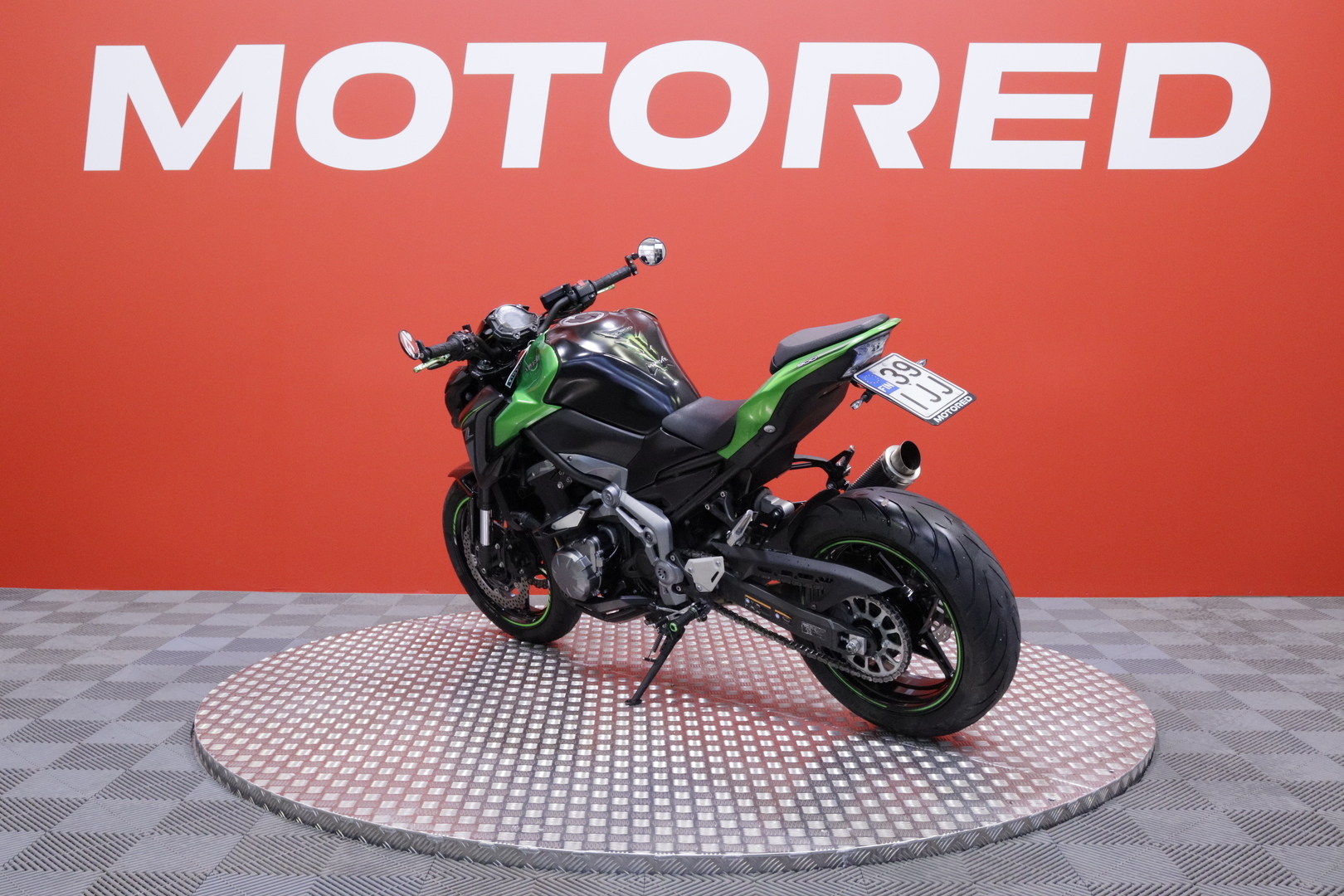 Kawasaki - Z - 900 // Akrapovic putkisto / ABS / Säädettävätkahvat // - Moottoripyörä