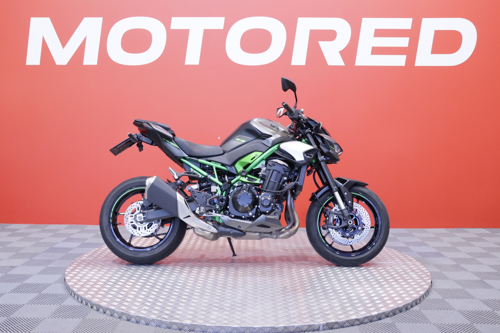 Kawasaki - Z - 900 // Juuri saapunut! / Suomi-pyörä / Huoltokirja / Ajomodet / KQS // - Moottoripyörä
