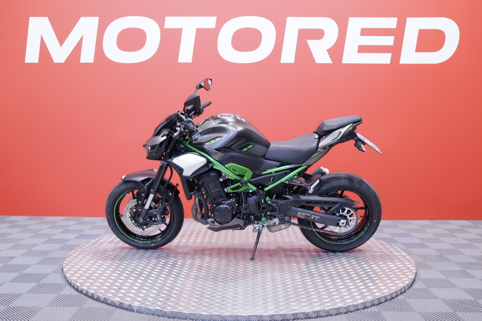 Kawasaki - Z - 900 // Juuri saapunut! / Suomi-pyörä / Huoltokirja / Ajomodet / KQS // - Moottoripyörä