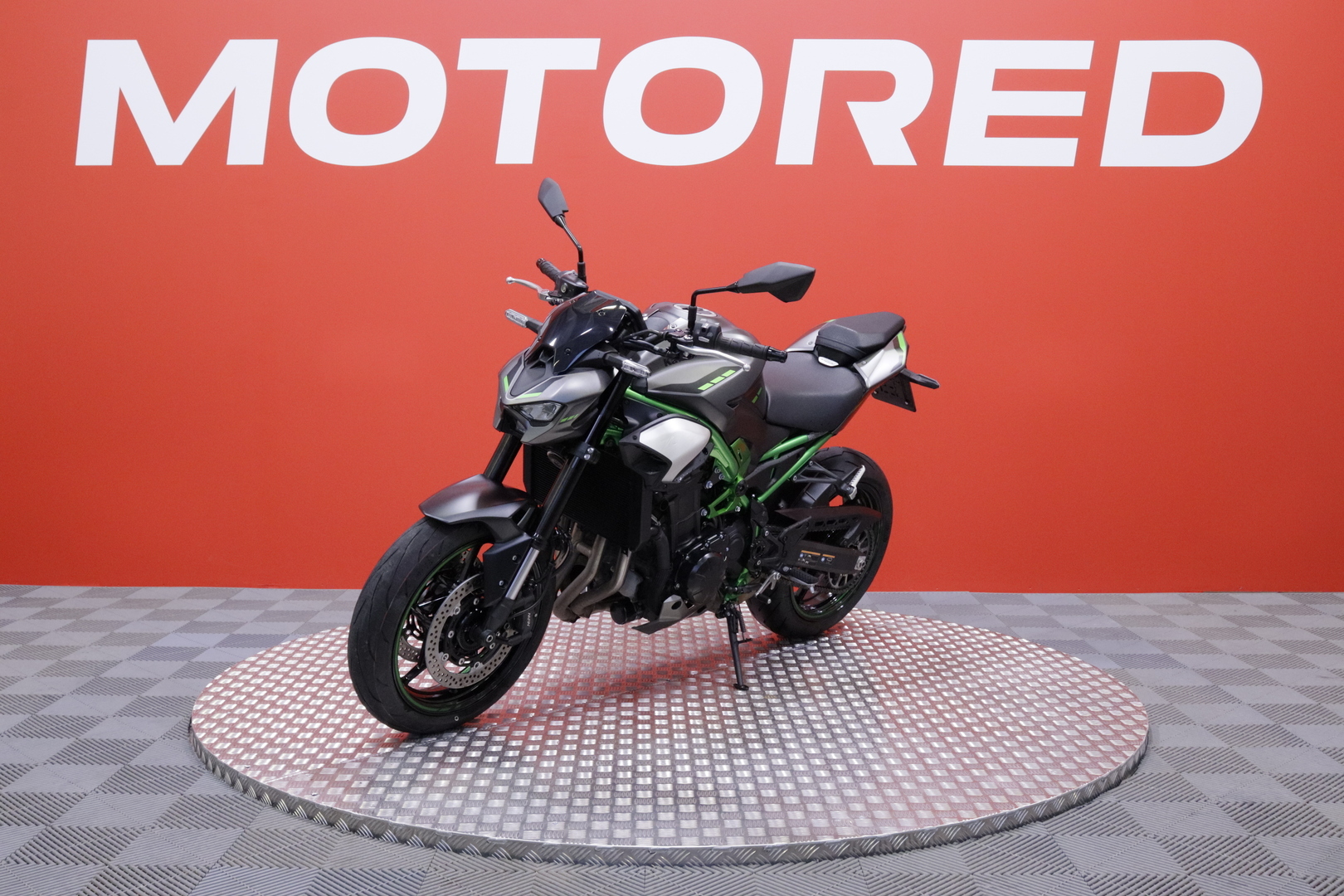 Kawasaki - Z - 900 // Suomi-pyörä / Huoltokirja / SC / Shifter / Ajomodet // - Moottoripyörä