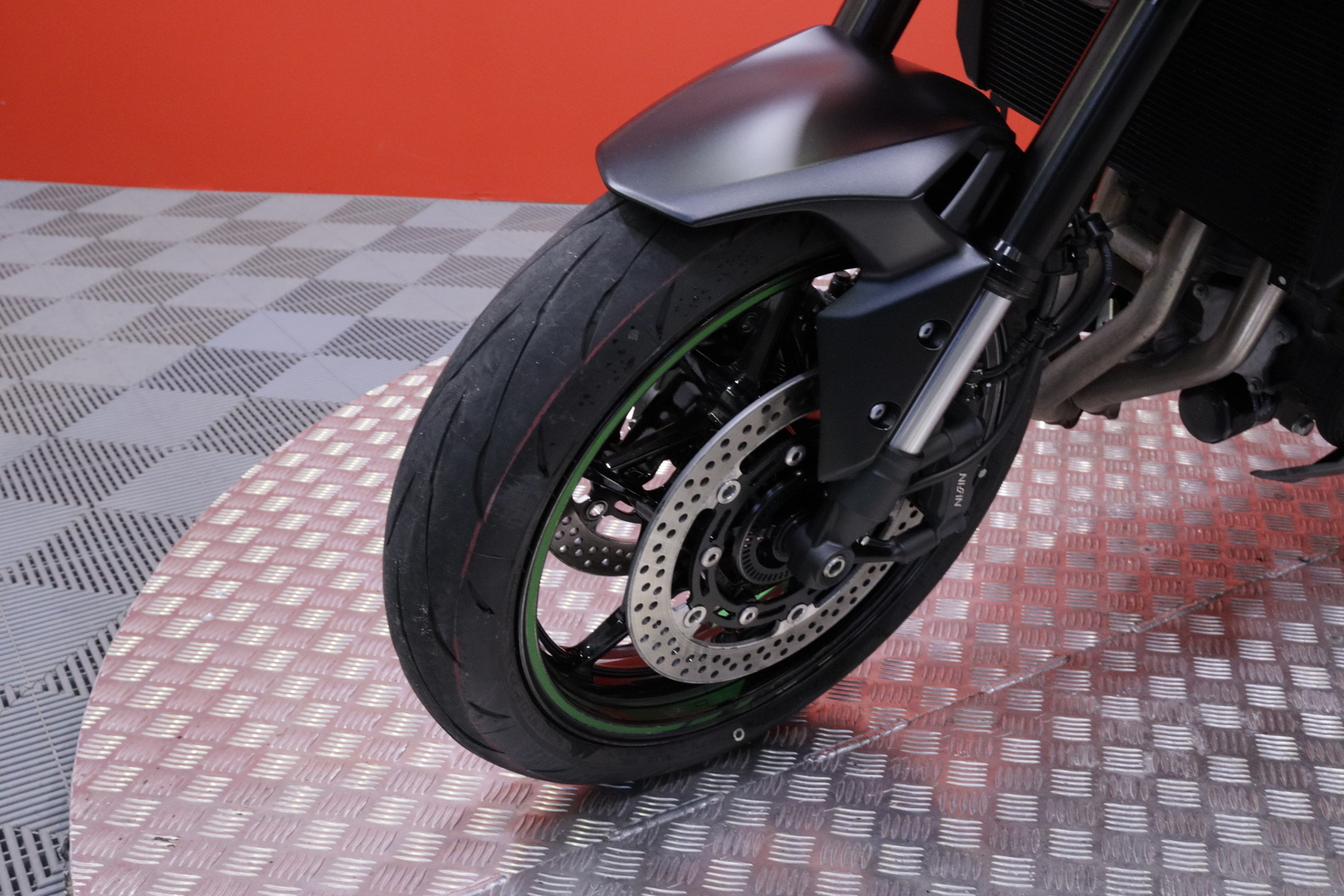 Kawasaki - Z - 900 // Suomi-pyörä / Huoltokirja / SC / Shifter / Ajomodet // - Moottoripyörä