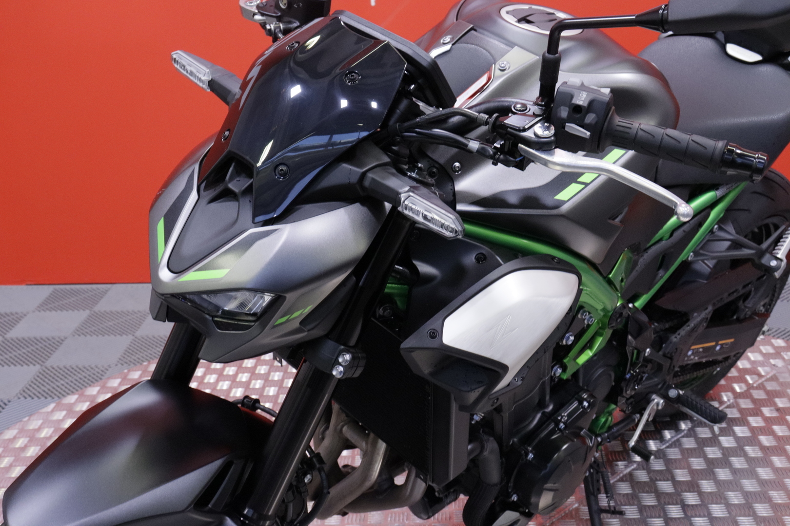 Kawasaki - Z - 900 // Suomi-pyörä / Huoltokirja / SC / Shifter / Ajomodet // - Moottoripyörä