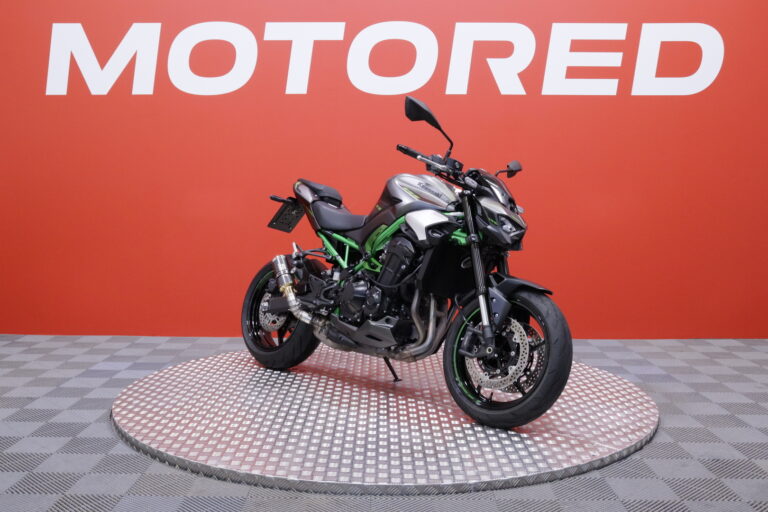 Kawasaki - Z - 900 // Suomi-pyörä / Huoltokirja / SC / Shifter / Ajomodet // - Moottoripyörä