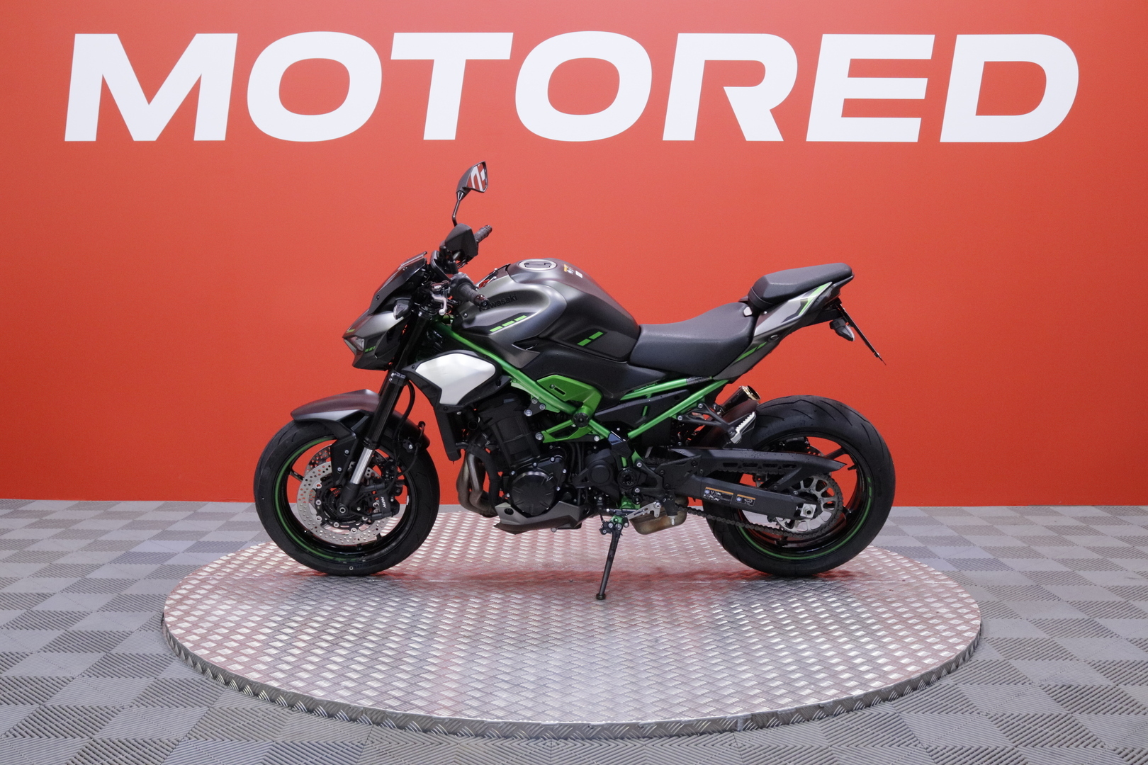 Kawasaki - Z - 900 // Suomi-pyörä / Huoltokirja / SC / Shifter / Ajomodet // - Moottoripyörä