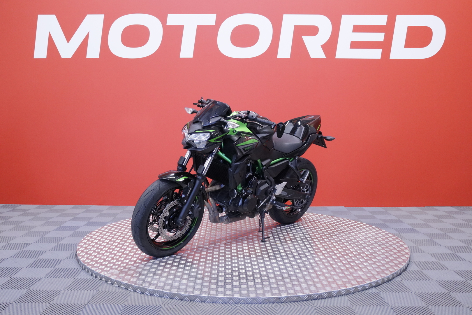 Kawasaki - Z - 650 // Suomi-pyörä / Huoltokirja / ABS / Kaatumatapit // - Moottoripyörä