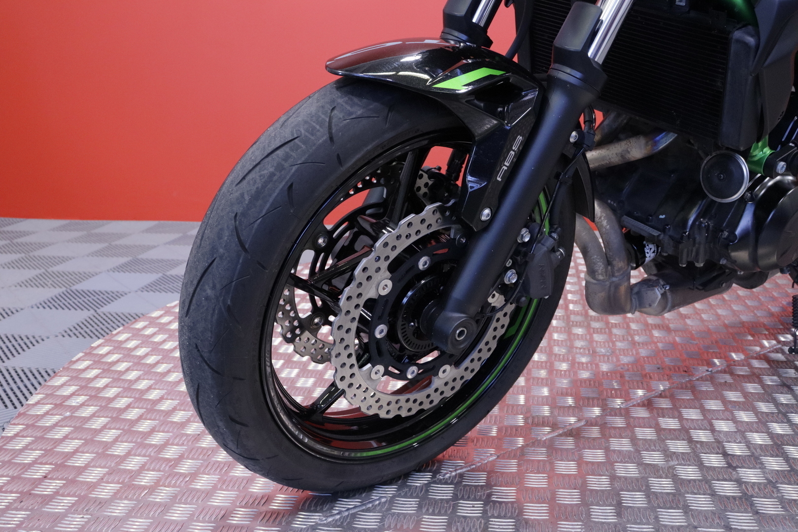 Kawasaki - Z - 650 // Suomi-pyörä / Huoltokirja / ABS / Kaatumatapit // - Moottoripyörä