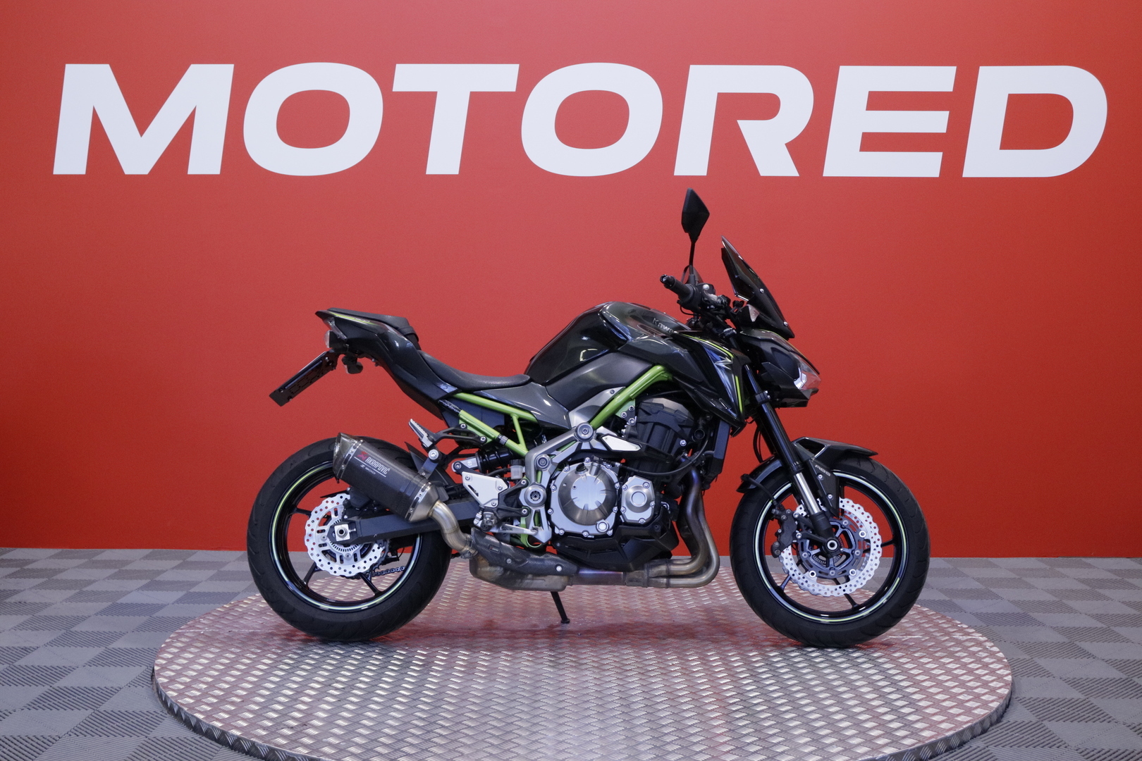 Kawasaki - Z - 900 // Huoltokirja / Suomi-Pyörä / Akrapovic / ABS // - Moottoripyörä