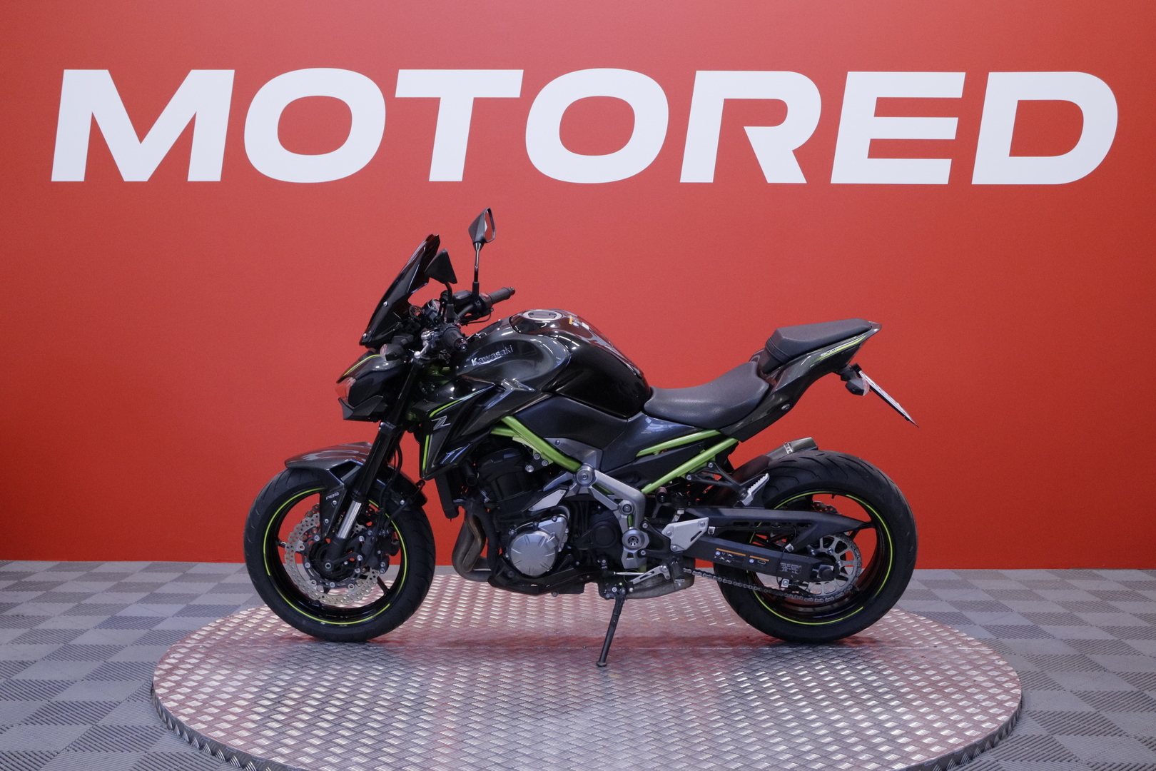 Kawasaki - Z - 900 // Huoltokirja / Suomi-Pyörä / Akrapovic / ABS // - Moottoripyörä