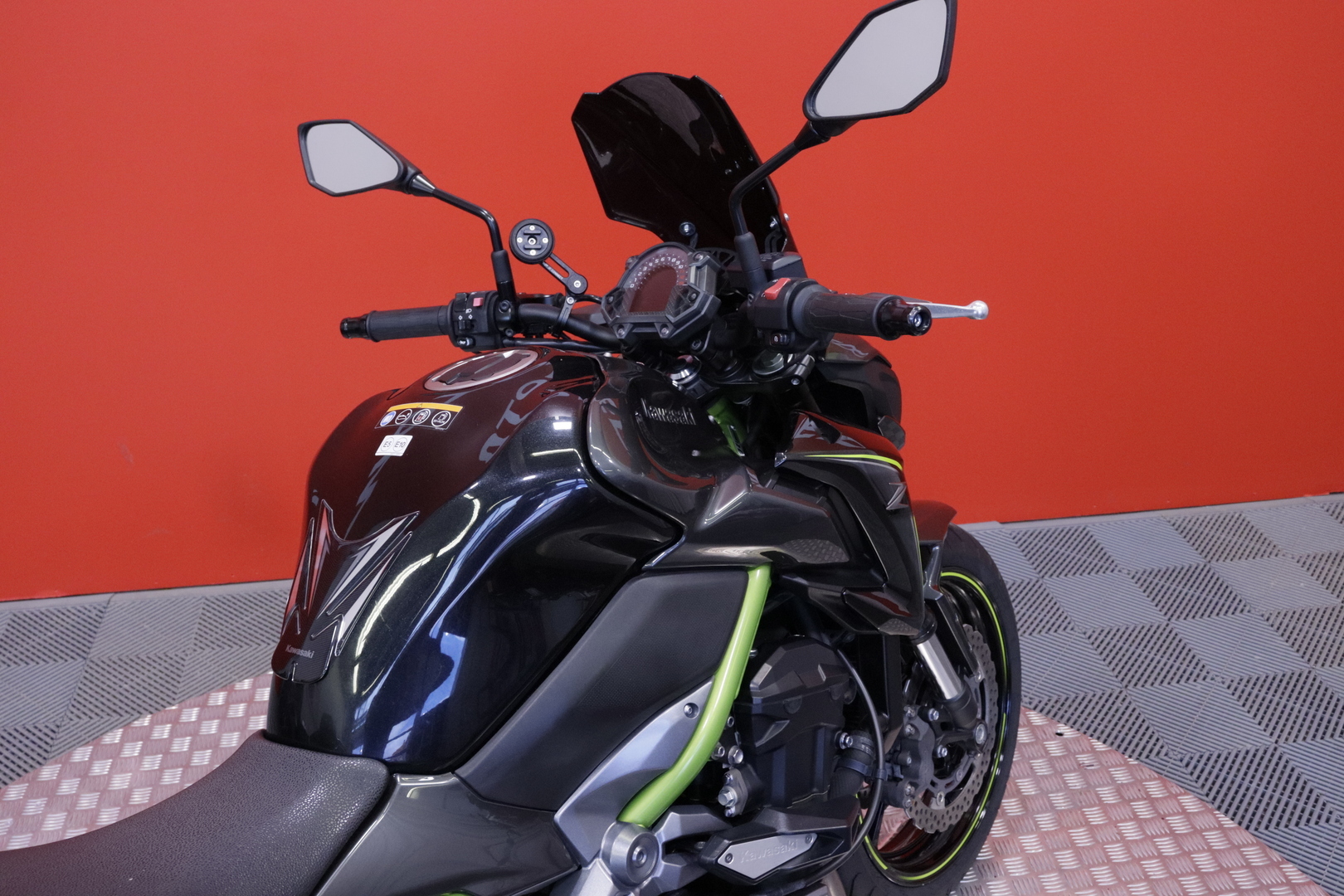Kawasaki - Z - 900 // Huoltokirja / Suomi-Pyörä / Akrapovic / ABS  // - Moottoripyörä
