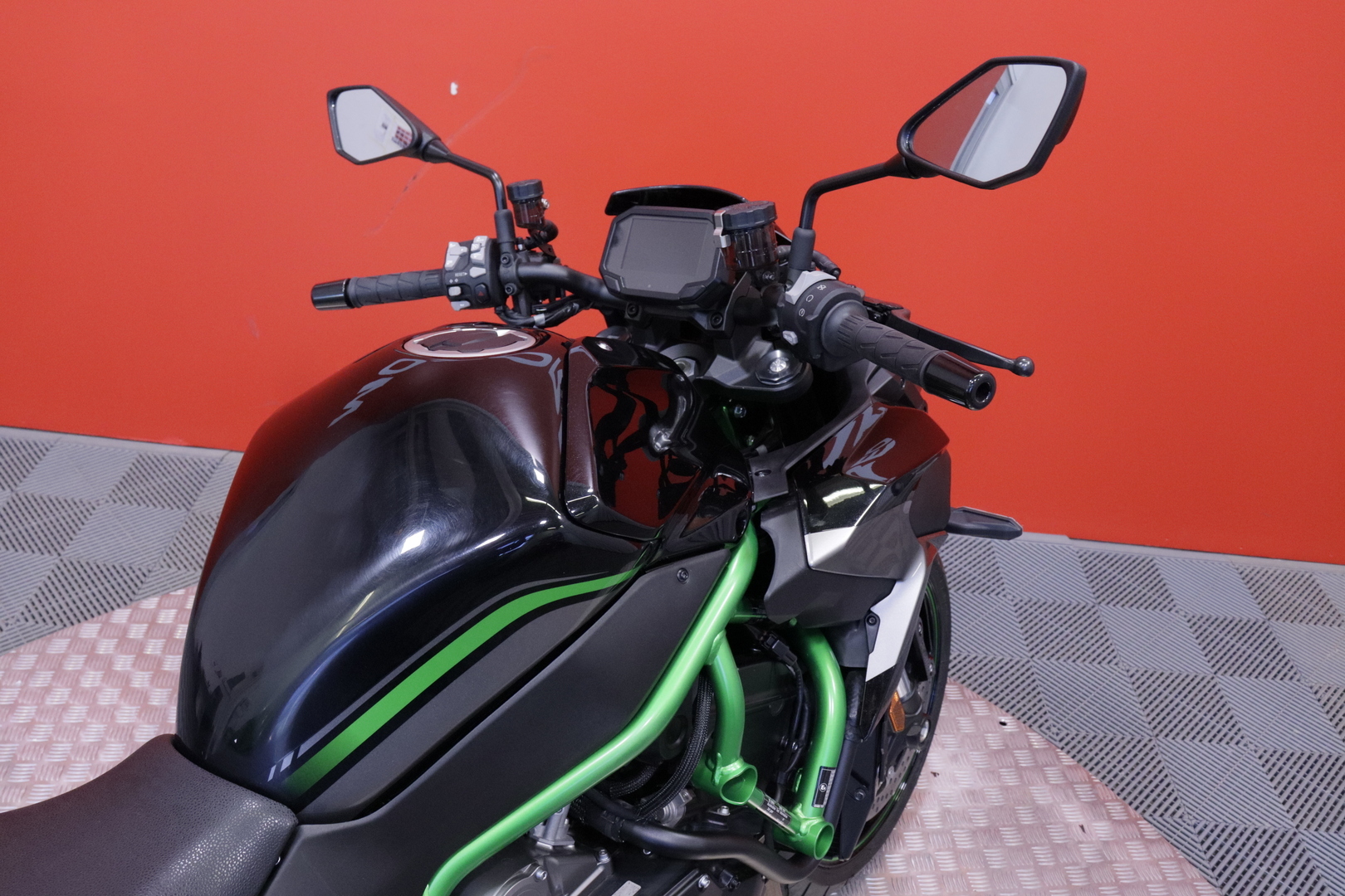Kawasaki - Z - H2 // 1. om Suomipyörä / Huoltokirja / Putkisto // - Moottoripyörä