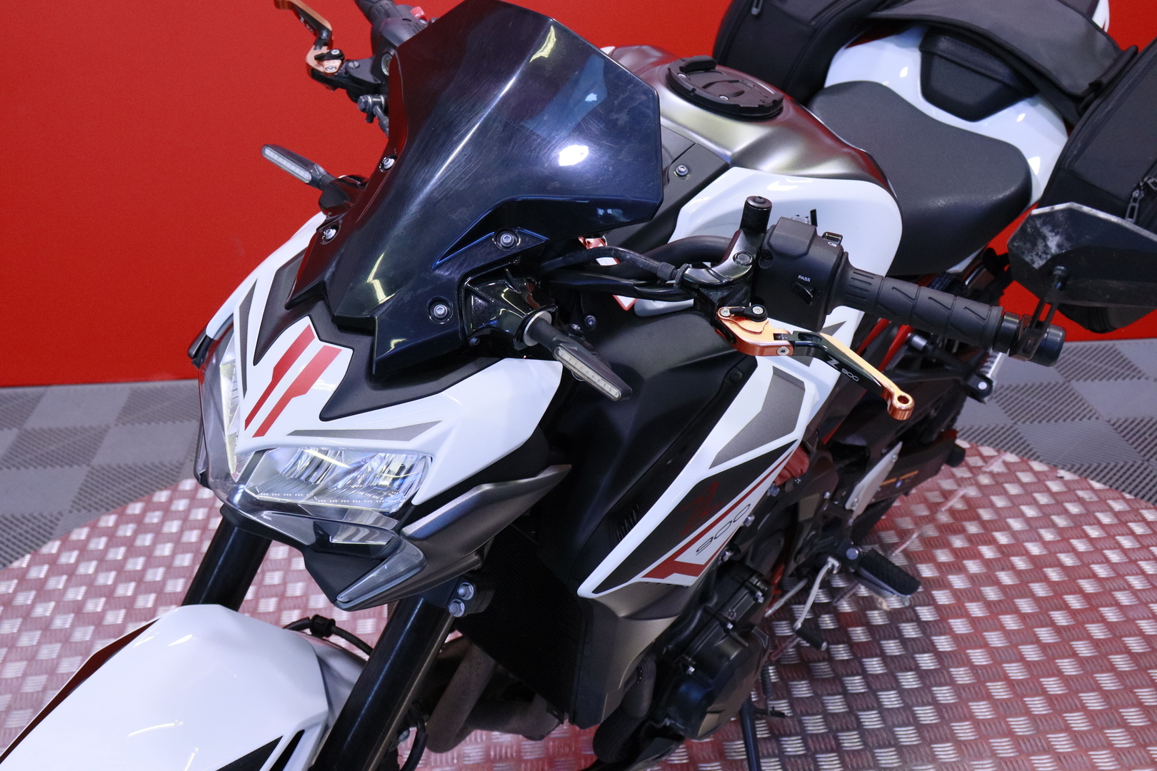 Kawasaki - Z - 900 // Black Widow kokoputkisto / Shifter / Laukut // - Moottoripyörä