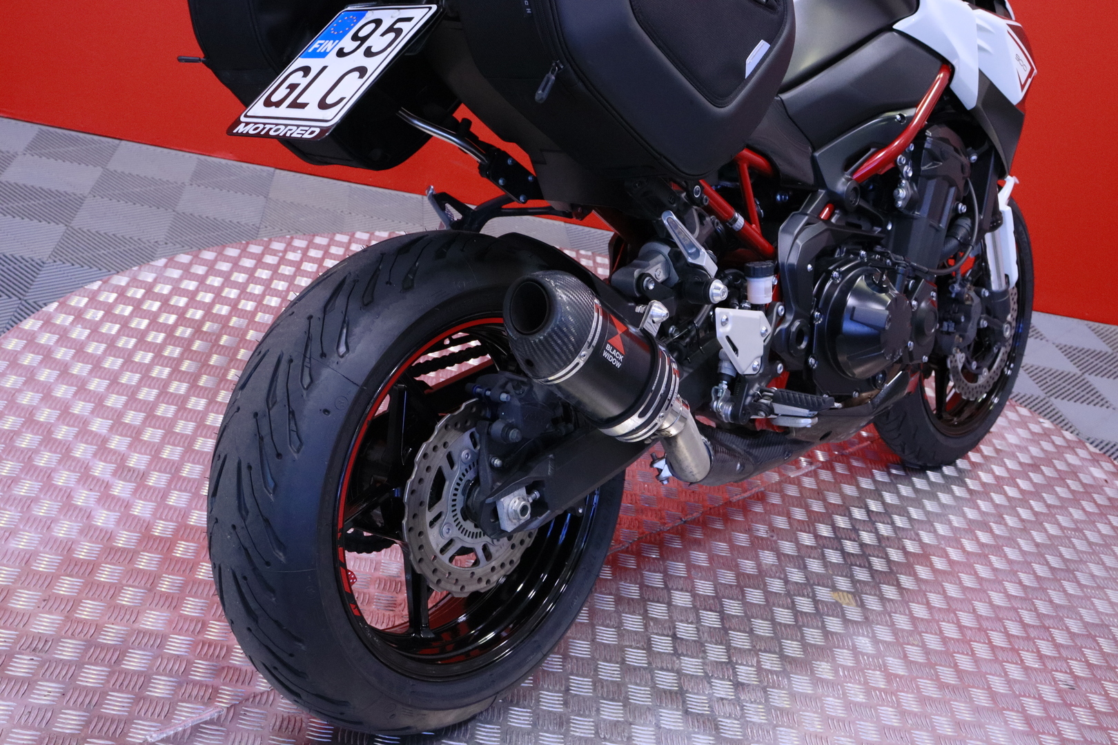 Kawasaki - Z - 900 // Black Widow kokoputkisto / Shifter / Laukut // - Moottoripyörä