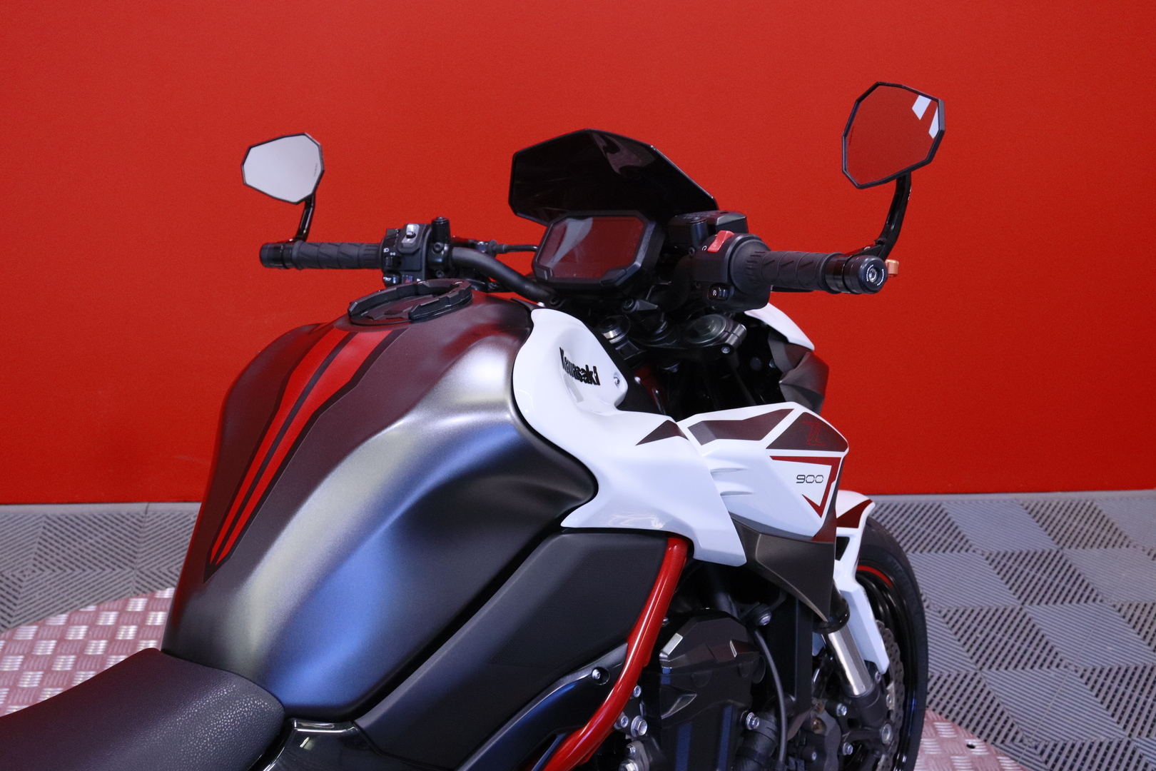 Kawasaki - Z - 900 // Black Widow kokoputkisto / Shifter / Laukut // - Moottoripyörä
