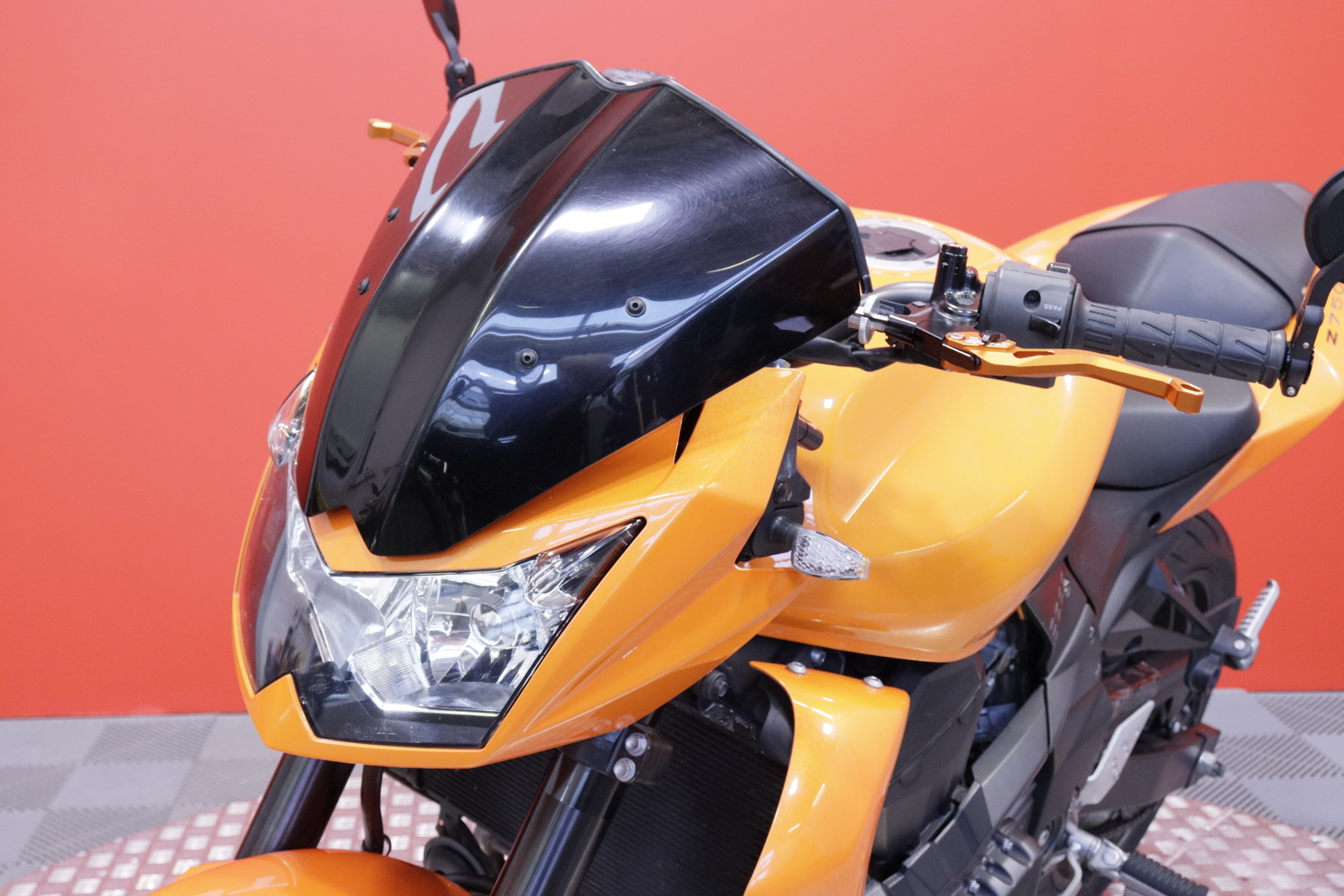 Kawasaki - Z - 750 // Suomi-pyörä / Huoltokirja / Dominator // - Moottoripyörä