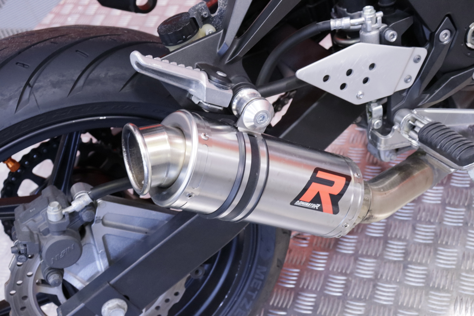 Kawasaki - Z - 750 // Suomi-pyörä / Huoltokirja / Dominator // - Moottoripyörä