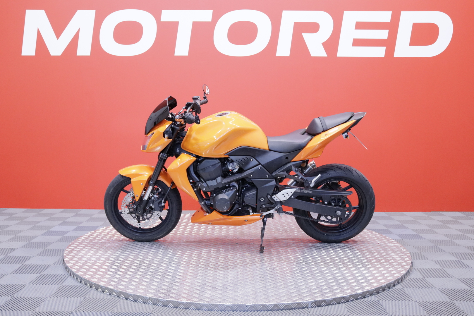 Kawasaki - Z - 750 // Suomi-pyörä / Huoltokirja / Dominator // - Moottoripyörä