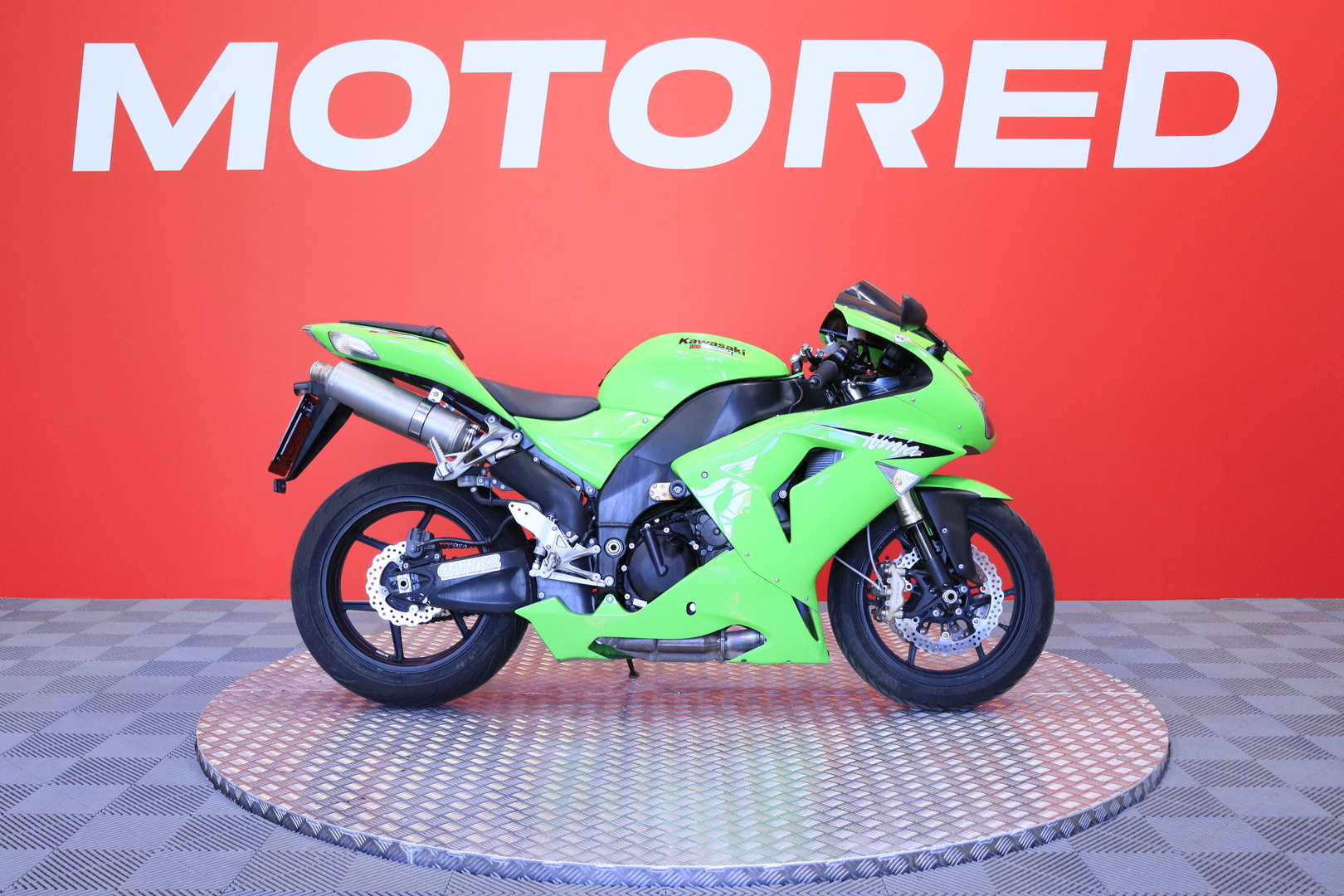 Kawasaki - ZX-10R - // Laser / Öhlins ohjausiskari / Kaatumatapit / Teräspunoletkut // - Moottoripyörä