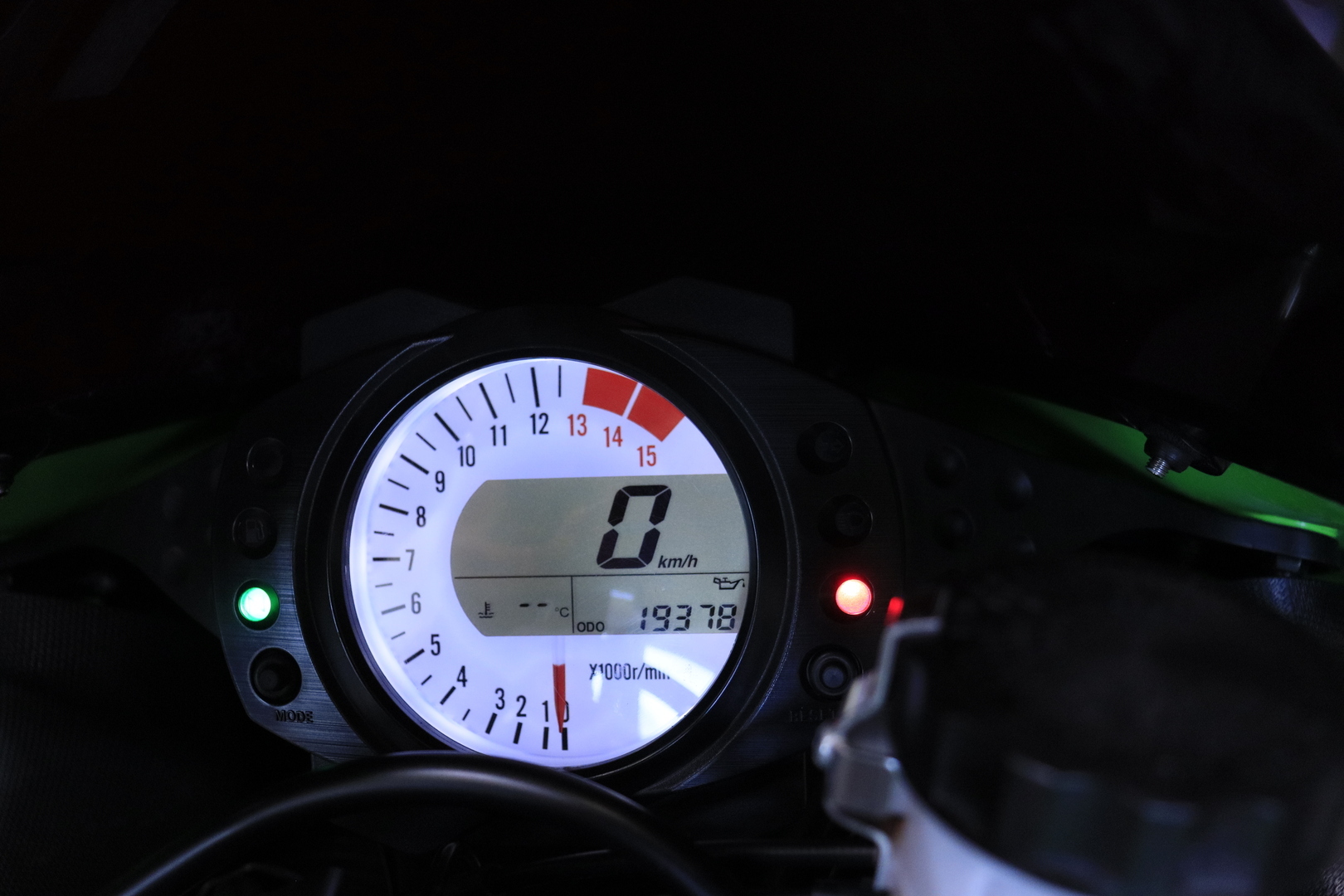 Kawasaki - ZX-10R - // Laser / Öhlins ohjausiskari / Kaatumatapit / Teräspunoletkut // - Moottoripyörä