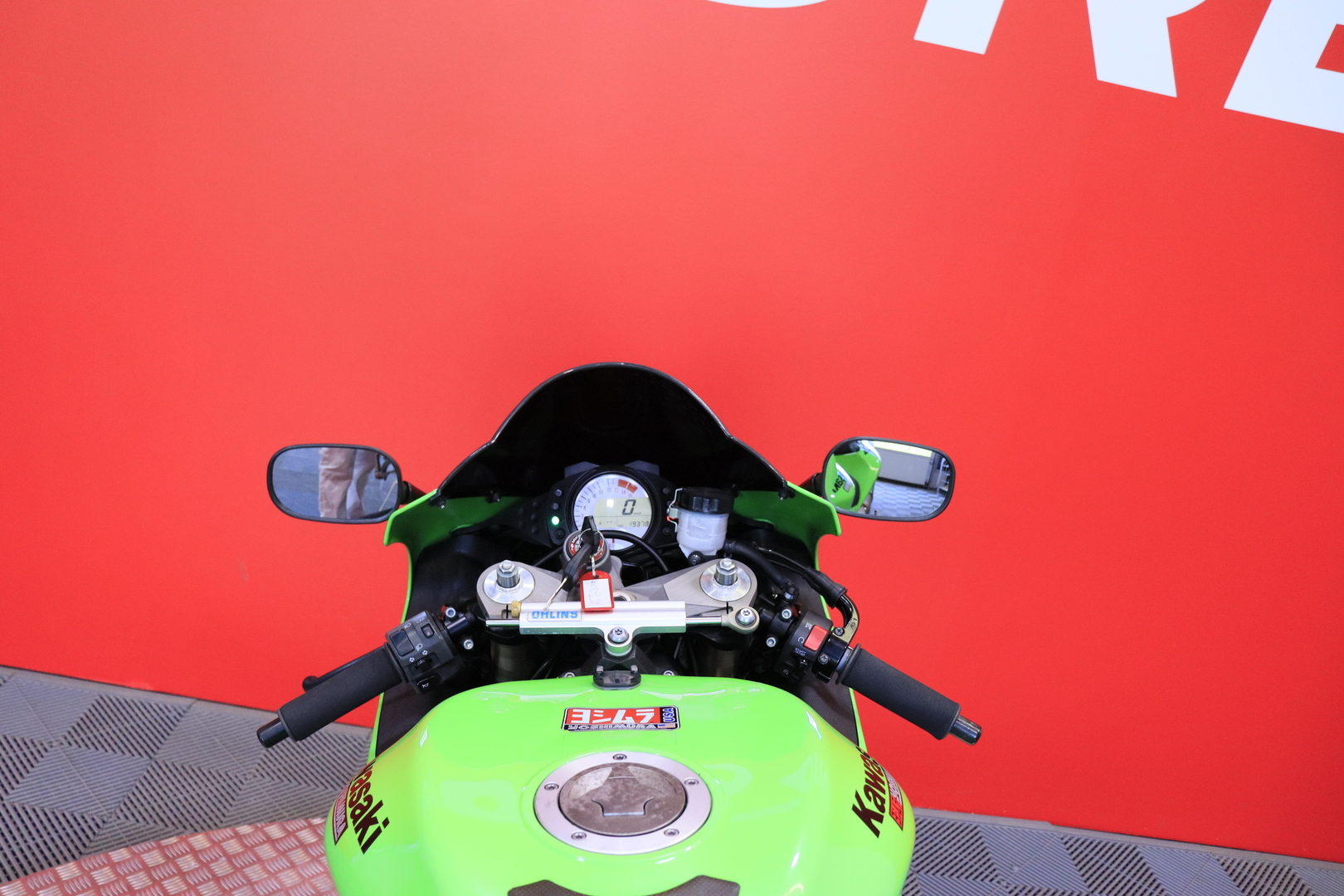 Kawasaki - ZX-10R - // Laser / Öhlins ohjausiskari / Kaatumatapit / Teräspunoletkut // - Moottoripyörä