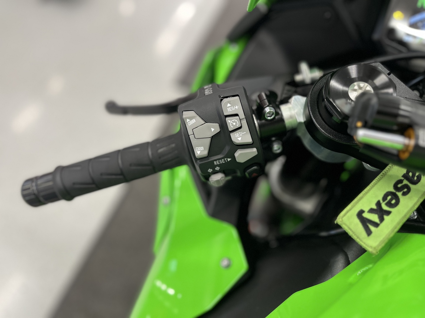 Kawasaki - ZX-10RR - // 1.Om Suomi-pyörä / SC Project / Yli 200HP / Penkitetty / KQS / Takovanteet! / KIBS / Showa // - Moottoripyörä