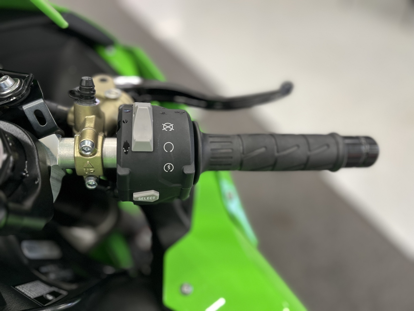 Kawasaki - ZX-10RR - // 1.Om Suomi-pyörä / SC Project / Yli 200HP / Penkitetty / KQS / Takovanteet! / KIBS / Showa // - Moottoripyörä