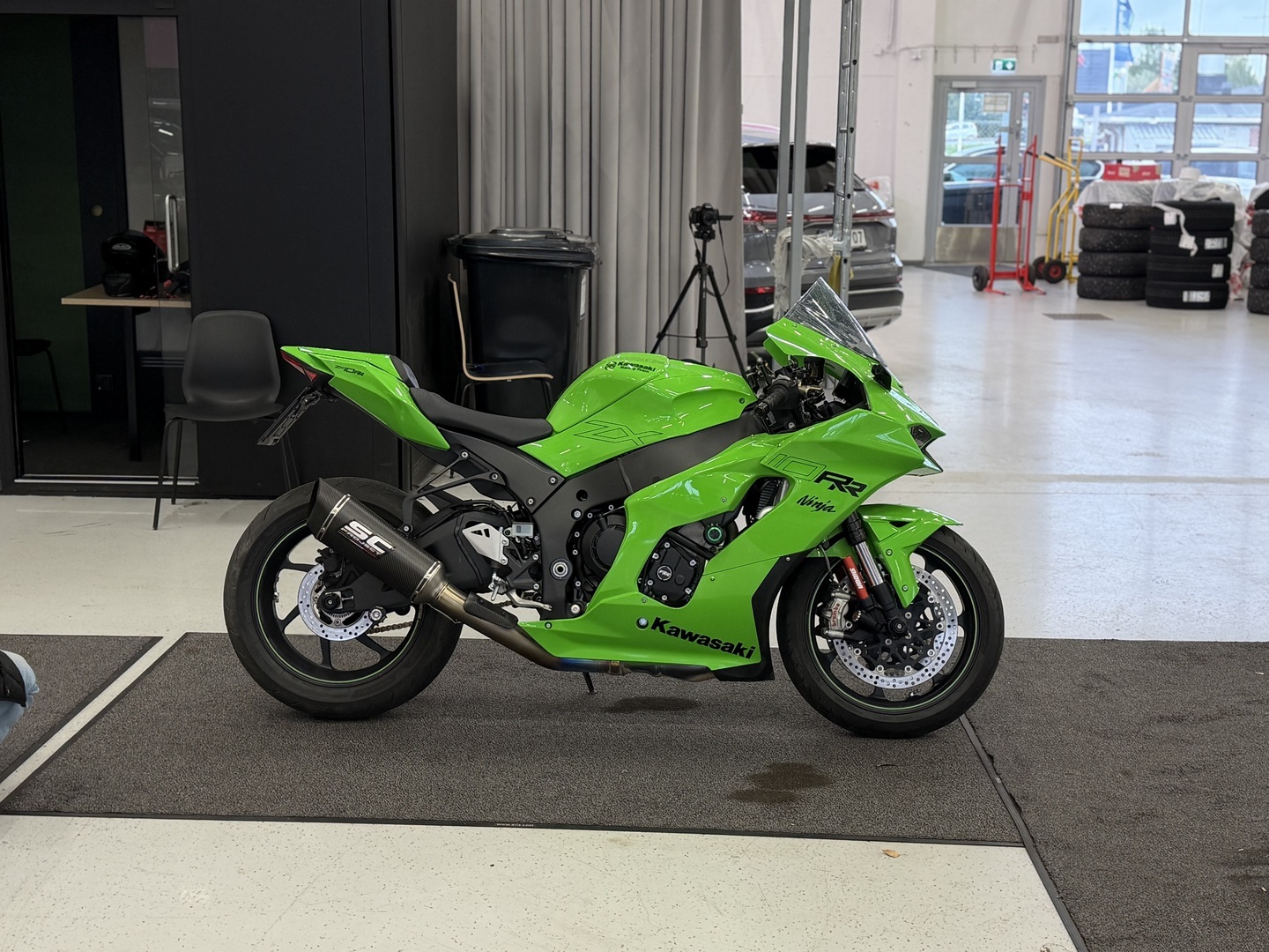 Kawasaki - ZX-10RR - // 1.Om Suomi-pyörä / SC Project / Yli 200HP / Penkitetty / KQS / Takovanteet! / KIBS / Showa // - Moottoripyörä