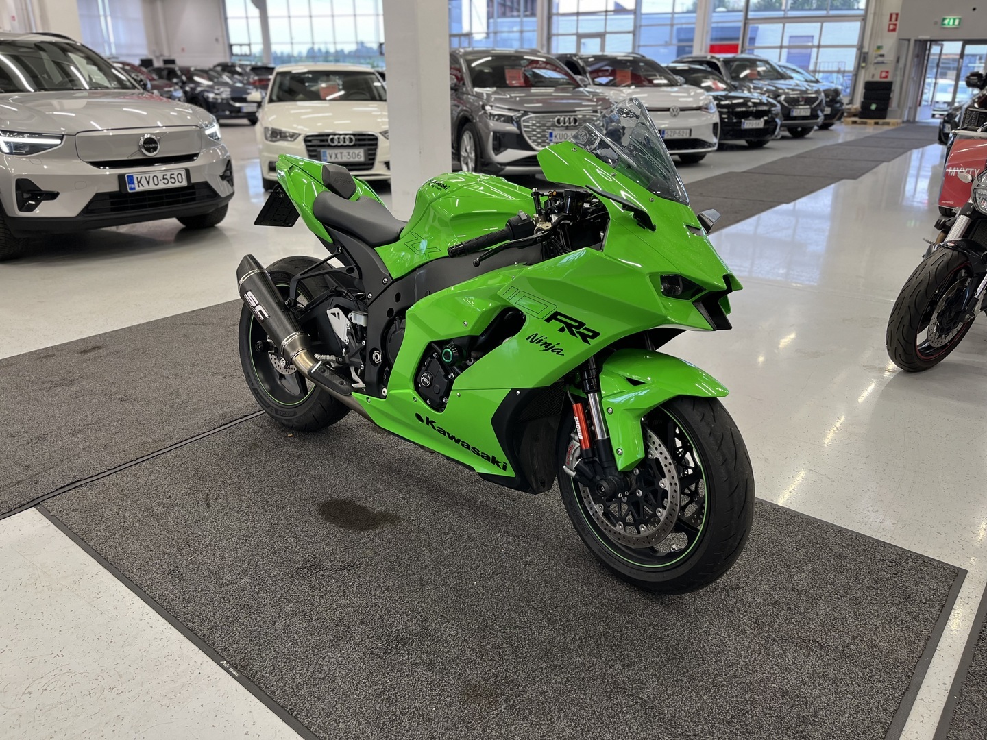 Kawasaki - ZX-10RR - // 1.Om Suomi-pyörä / SC Project / Yli 200HP / Penkitetty / KQS / Takovanteet! / KIBS / Showa // - Moottoripyörä